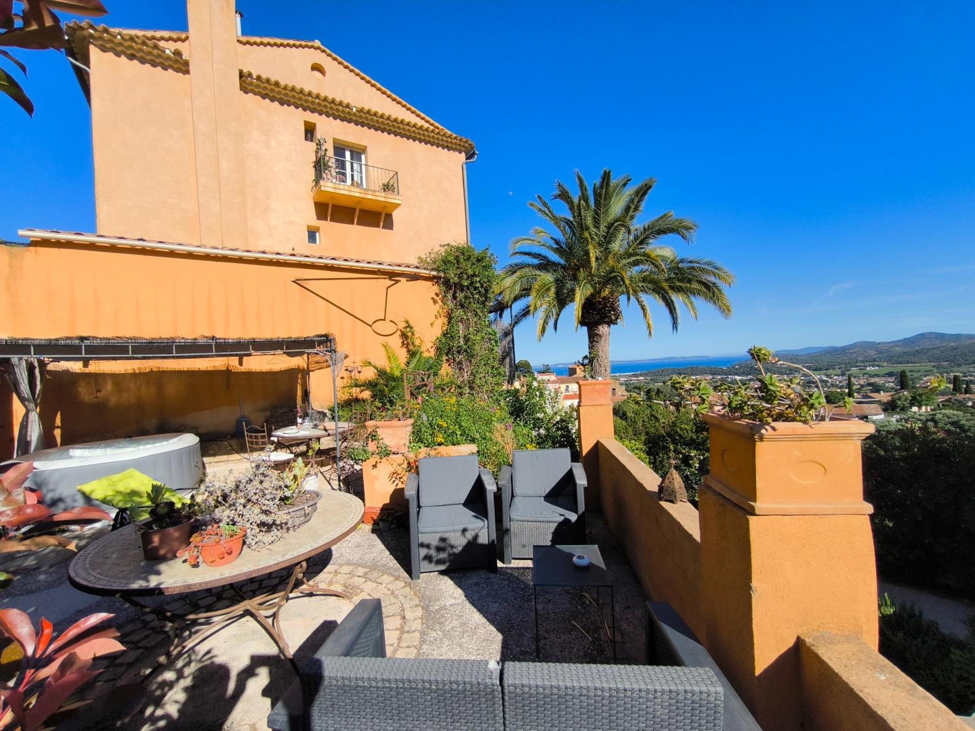 Love-Room Discret 40 M2 Bormes Les Mimosas Village Avec Terrasse Exterior photo