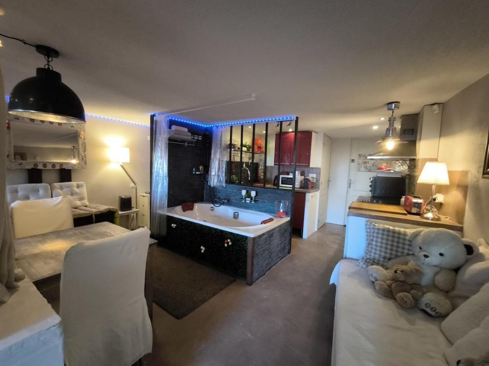 Love-Room Discret 40 M2 Bormes Les Mimosas Village Avec Terrasse Exterior photo