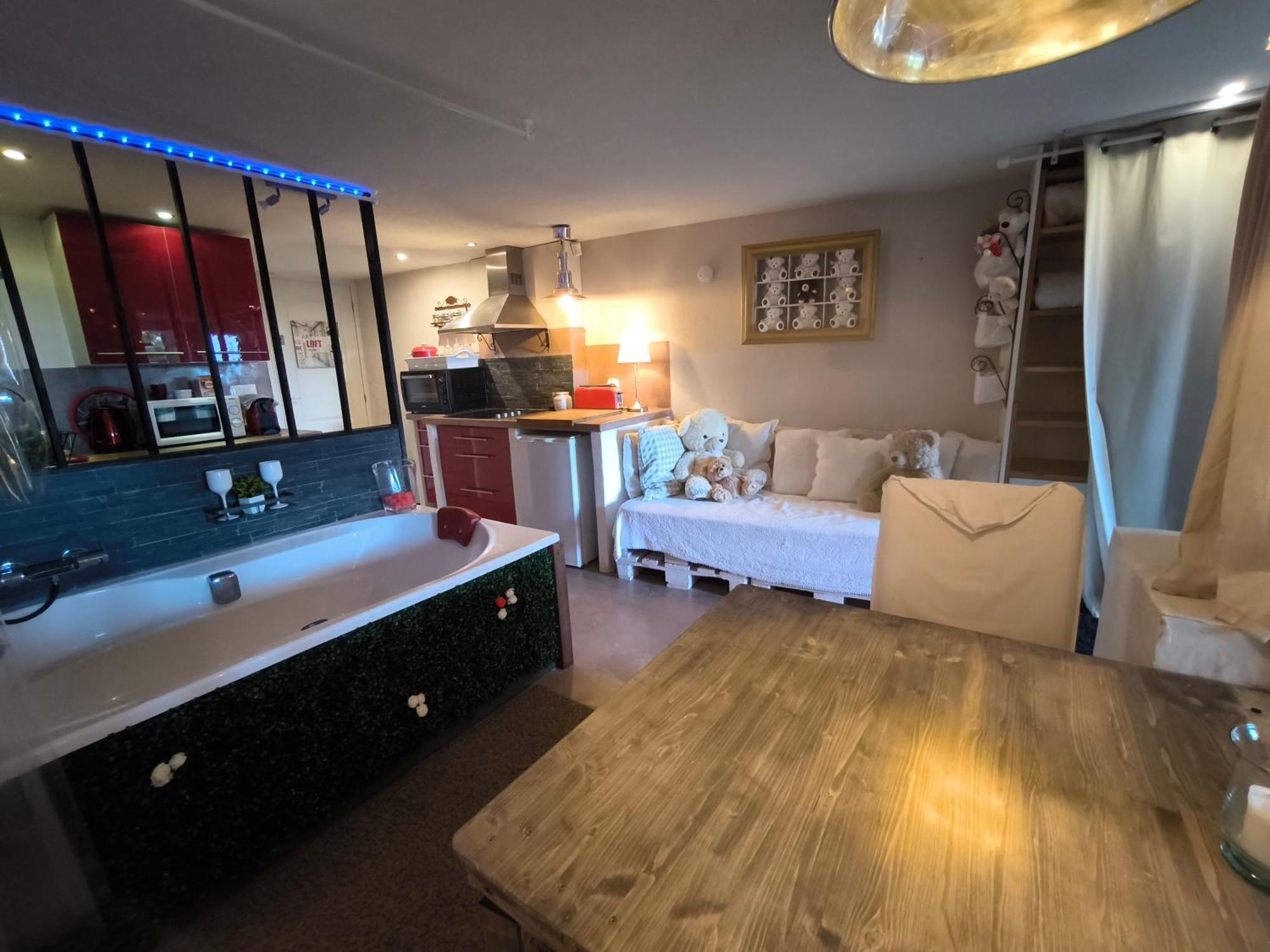 Love-Room Discret 40 M2 Bormes Les Mimosas Village Avec Terrasse Exterior photo